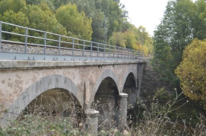 Puente sobre el río Arga en el Polígono Industrial de Landaben, en Pamplona-Iruñea.
